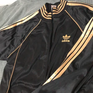 Adidas - Jätte fin adidas