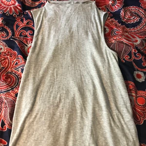 Linne / tröja  - Linne aktig tröja, storlek XL bra skick men går inte till användning. 