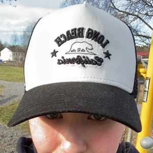 Keps - Snygg och bra skick!! Frakten ingår i priset