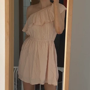 Ljusrosa sommarklänning helt ny - Klänning från GAP - HELT NY med PRISLAPP 💕 