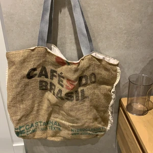 Strand väska - Köpt förra året i Cannes använd en gång köpte för 100 euro säljer för 300