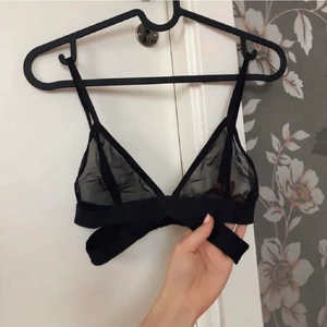 Bh - Genomskinlig mesh bh med tjocka band