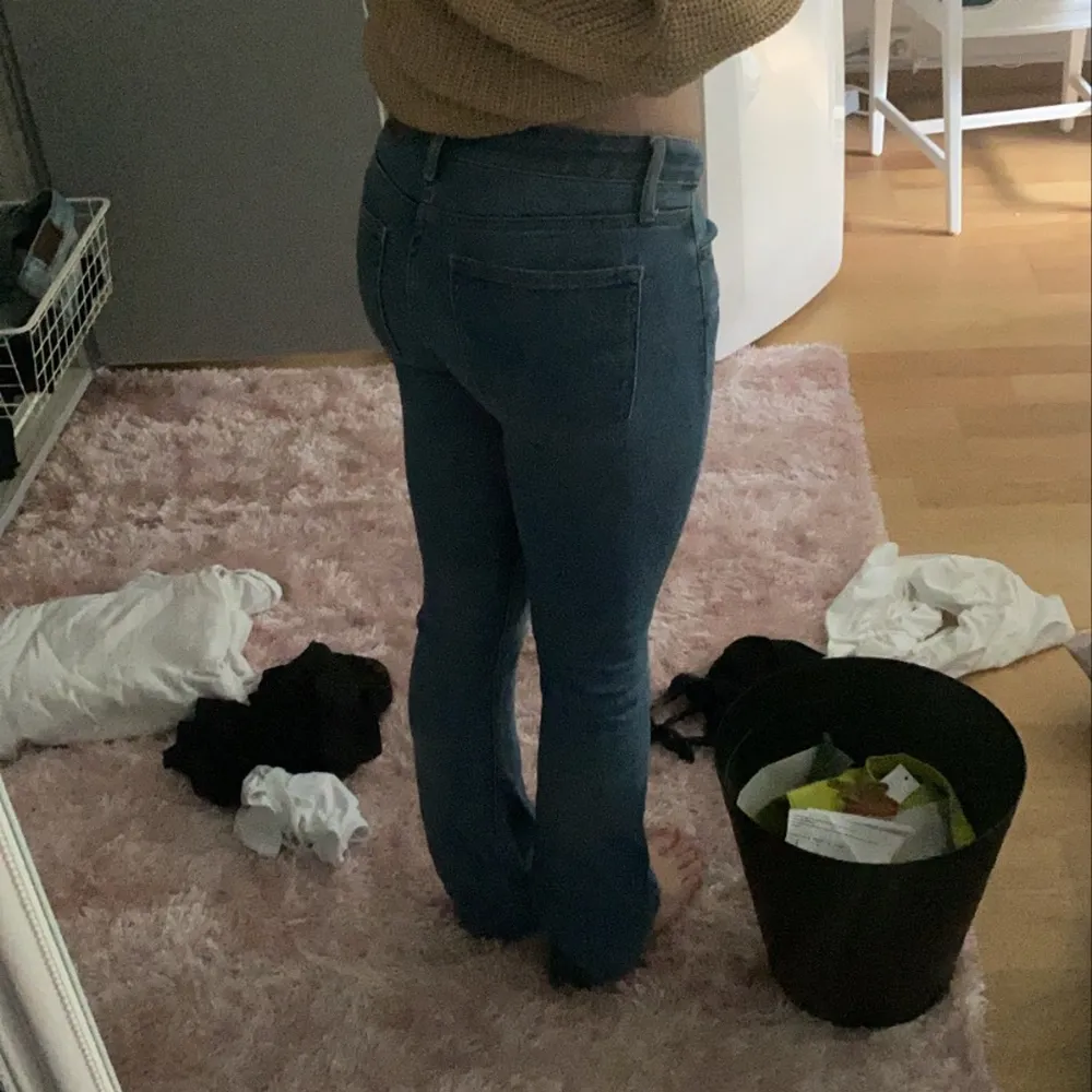 lågmidjade jeans ifrån crocker, köpta här på plick men passade tyvärr inte så bra på mig 💕storlek är typ xs-s eller större för de är väldigt stretchiga . Jeans & Byxor.