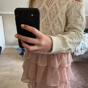 Kjol - Fin kjol från Lindex. Köpte förra sommaren men har inte använt sen dess. Strl 146/152 men skulle säga att den är större, jag är 155💕 priset är exklusive frakt