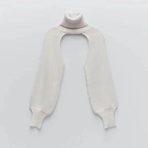 Zara turtleneck armvärmare - Säljer min populära tröjan/armvärmare som är slutsåld från Zara. Säljer då jag inte får användning för den längre. Använd ett fåtal gånger. Storlek M 🤎 