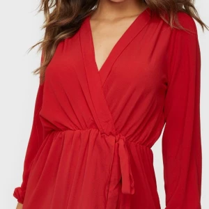 Klänning  - Oanvänd 