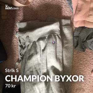 Grå Jeans & Byxor från Champion | Köp begagnat på Plick
