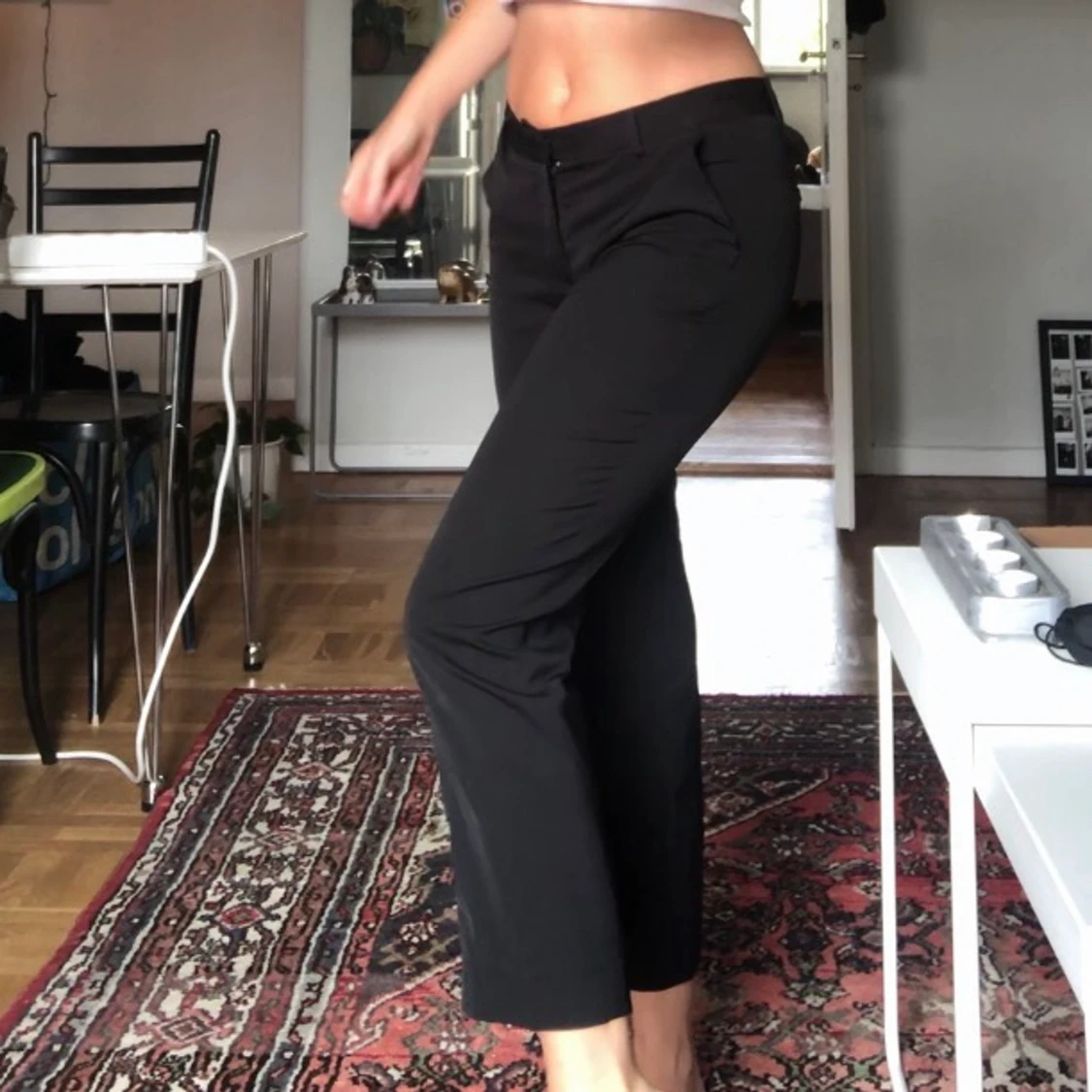 Svarta kostymbyxor från Monki  - 90