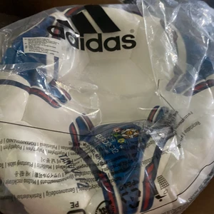 Adidas fotboll  - Helt ny adidas fotboll 