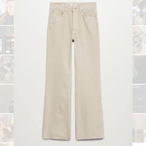 beige jeans - Full legnht, Wide leg jeans från Mango. Beige. Fint skick. Storlek 34/ XS. Slutsålda på Mango 