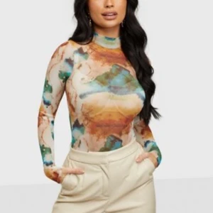 Mesh body, mönstrad - Använd endast en gång, mesh-tyg, body, knäppning undertill