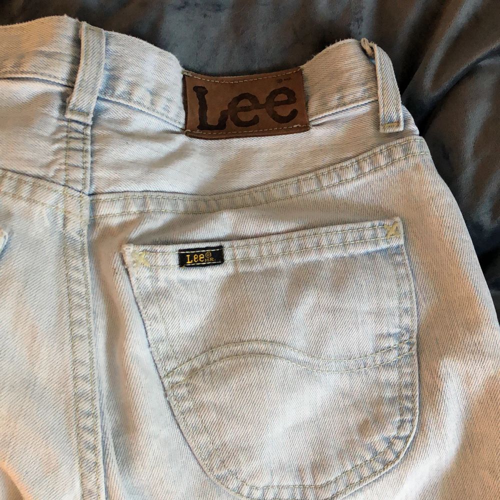 lågmidjade Lee jeans, aldrig använda ute, storlek 28/32. Jeans & Byxor.