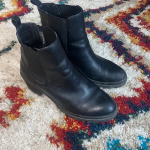 Boot med klack!  - Sköna skor med klack!