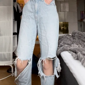Jeans från H&M  - Dessa kommer aldrig till användning! Bra skick!!! Storlek 34! Lite stora för mig😘