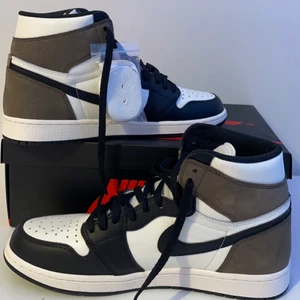NIKE Jordan 1 ”MOCHA” HIGH  - Skick 10/10 oanvända