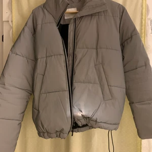 Reflex jacka  - Stl S fint skick! Använd Max 2 gng 150kr eller bud