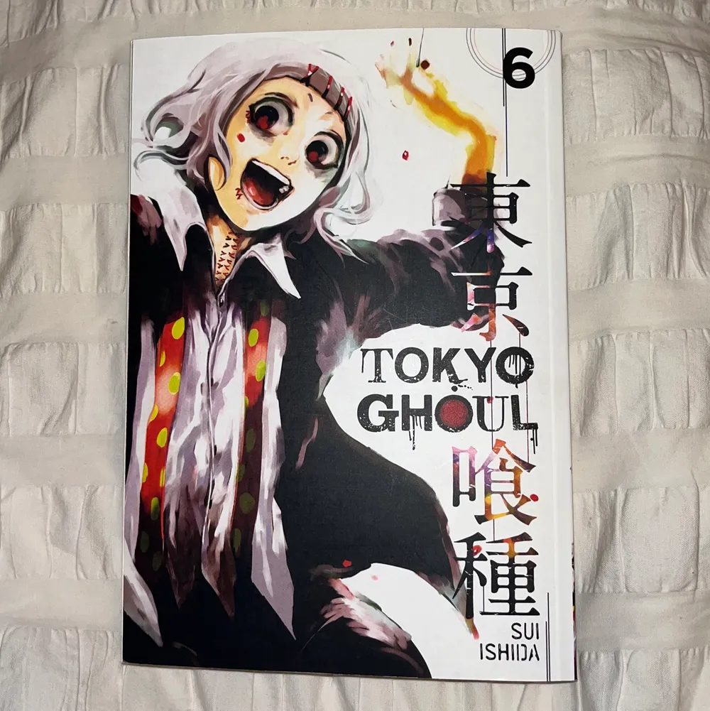 Tokyo Ghoul manga volym 6. Inga skador eller liknande. Köpare står för frakt! Pm för mer info <3. Övrigt.