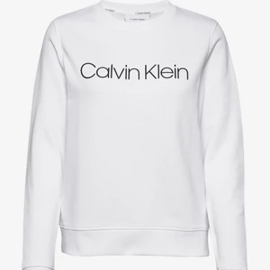 Calvin Klein Tröja - Säljer denna calvin klein tröja helt ny och oanvänd med prislappen kvar! Passar både tjej och kille😊 Köparen står för frakten🙂