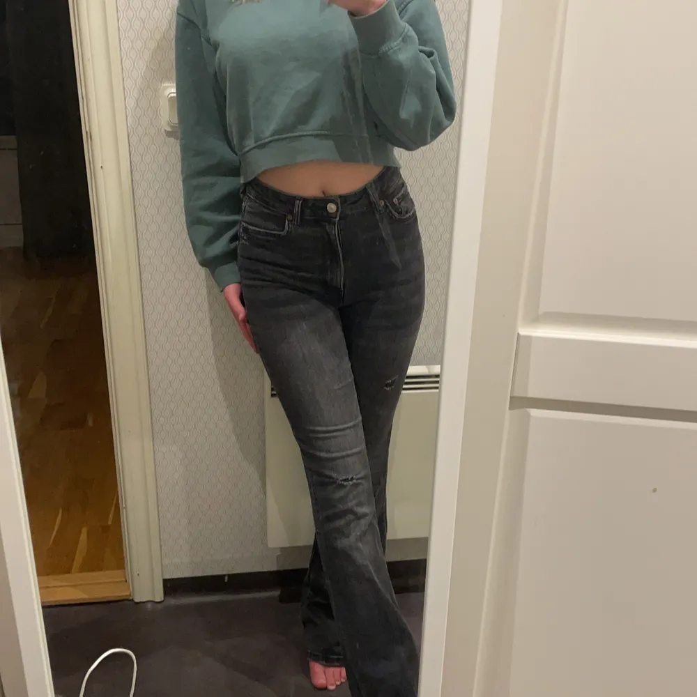 Jeans ifrån Zara 🤍. Jeans & Byxor.