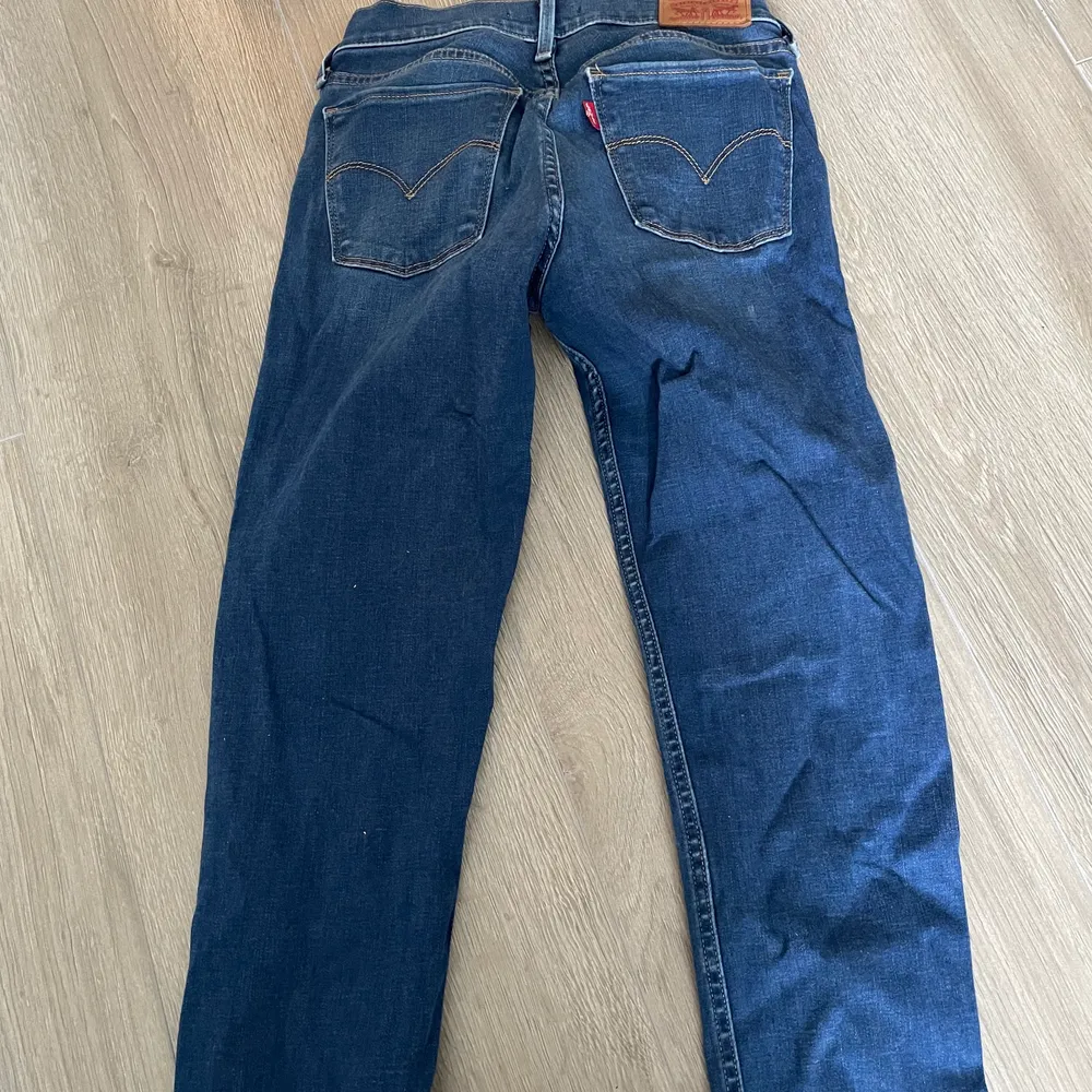 Levis jeans, aldrig använda. Storlek 26 super skinny. (710). Jeans & Byxor.