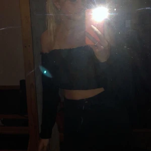 Topp  - Säljer min as fina topp som inte kommer till användning längre!! 