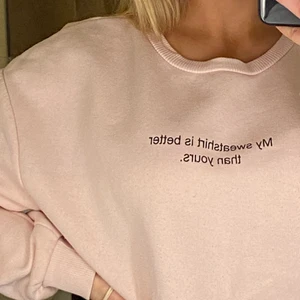 Sweatshirt  - Säljer denna fina sweatshirt från Chiquelle då den inte längre kommer till användning!💜