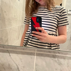 Snygg tröja från Zara - Snygg, populär tröja från zara i storlek S! Använd några gånger, men inget som syns alls! Tror den är slutsåld 