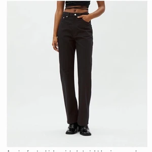 Weekday rowe straight jeans - Säljer dessa jeans då de är för små för mig. Endast använda två gånger! Köparen står för frakt 💖