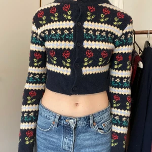 Urban outfiterd tröja - Köpte i Paris den är supergullig men lite för liten