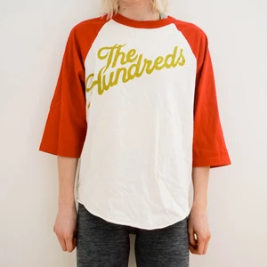 Tröja från The Hundreds❤️‍🔥 - Halvlånga ärmar! Fint skick. 🍎❤️‍🔥