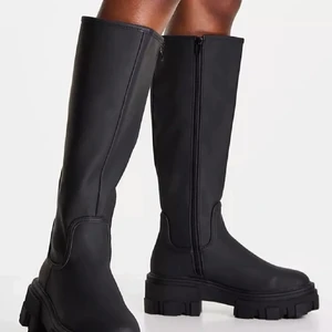 Boots - Coola stövlar från Asos, använda fåtal gånger! Storlek 36💕