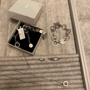 Edblads smycken  - Massor av olika Edblads smycken. Örhängen, Ringar, Armband och halsband🤍 Pris diskuteras. 