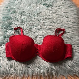 Bh  - Röd bh st: 85C