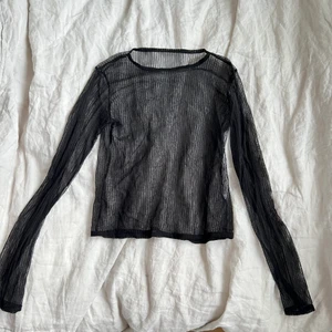 topp i mesh - vill bli av med en hel del, se profilen, pris kan absolut diskuteras! 