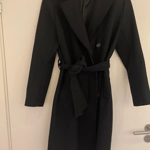 Filippa K jacka - Stilig jacka från Filippa K i gott skick, knappt använd! 