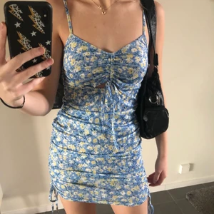 Sommar klänning  - Fin klänning perfekt till sommaren 