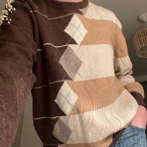 Tjocktröja - Supersnygg tjocktröja! Gjord av ull så väldigt varm och mysig 💗