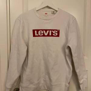 Levis sweatshirts  - En Levis sweatshirt i storlek S💗knappt använd endast fåtal gånger! Frakt tillkommer💗