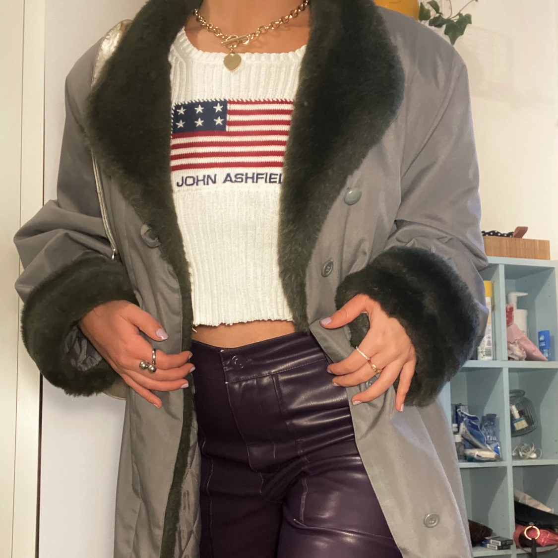 Fodrad trenchcoat med pälsdetaljer - 90