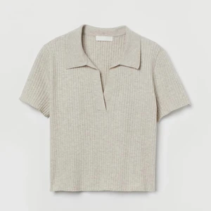 Tröja från hm! - Säljer min tröja från hm då jag inte får någon användning för den! Använd en gång! Frakt tillkommer!