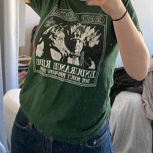 T-shirt - Sjukt cool tisha med indian tryck!💜 köparen står för frakt, priset kan diskuteras💜