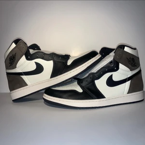 Jordan 1 High Mocha  - Oanvända par Jordan 1 mochas 