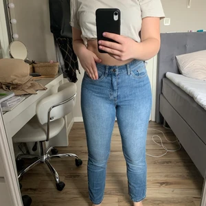 Hamton republic jeans i storlek 36 - Säljer dessa byxor då de inte kommer till användning längre 