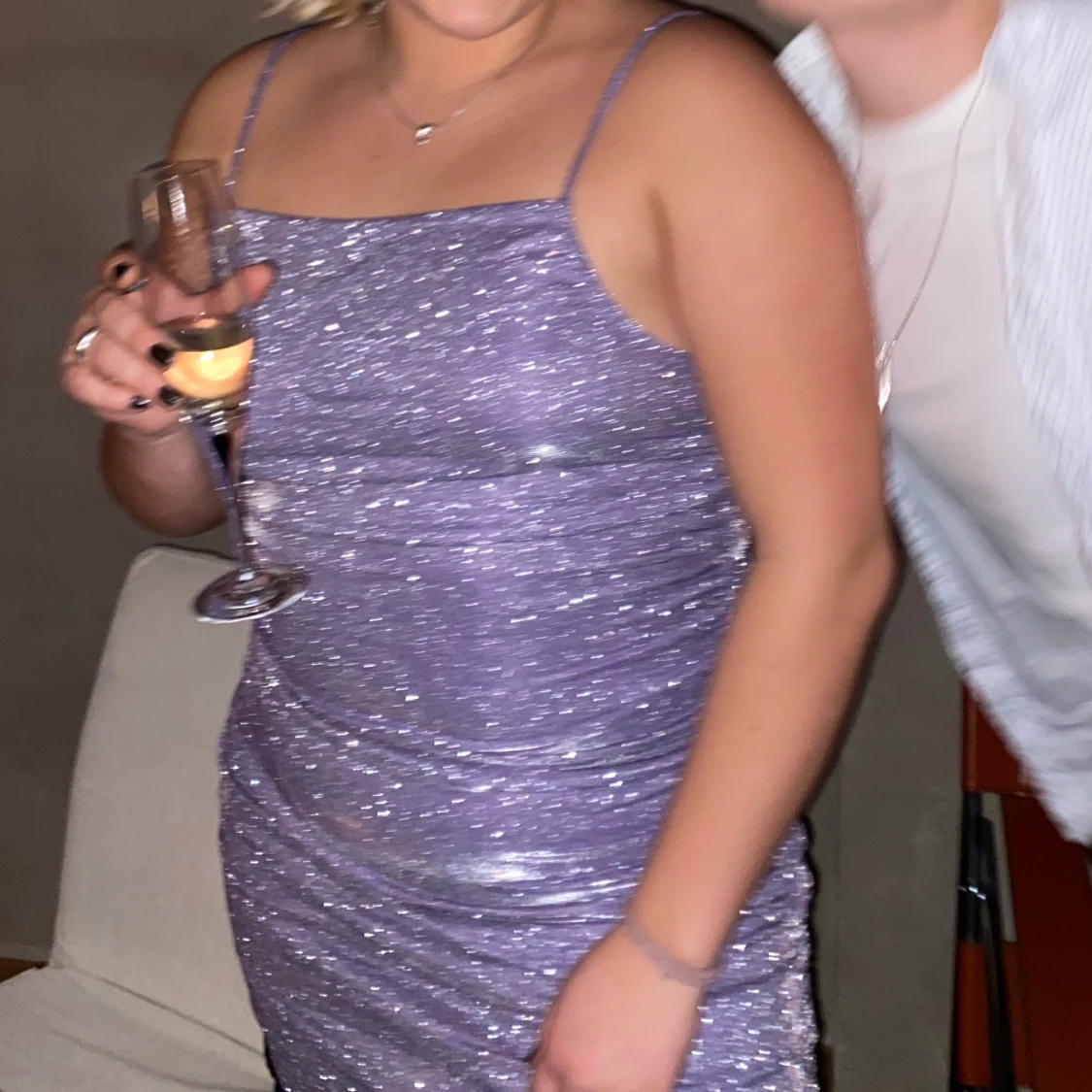 Lila glitterklänning - 90