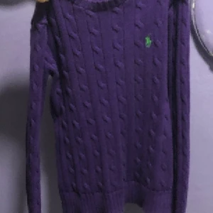  POLO  RALPH LAUREN xs - Snygg lila RALPH LAUREN stickad tröja 