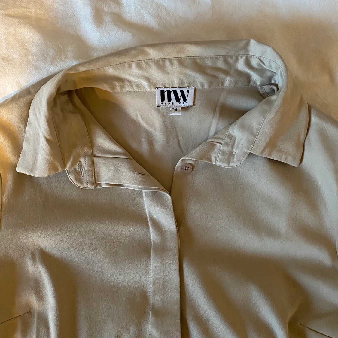 Blus i en beige färg🤎 - 23