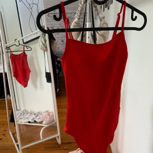 Body  - Röd body ❣️❣️ 