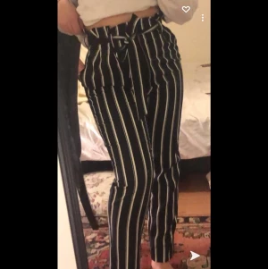 Kostymbyxor  - Fina kostymbyxor säljs för 100kr stl 36 möts i Uppsala bara💕