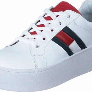 Äkta tommyhilfigher skor - Köptes för 1299kr och är i nyskick! ❤️ Pris kan diskuteras !