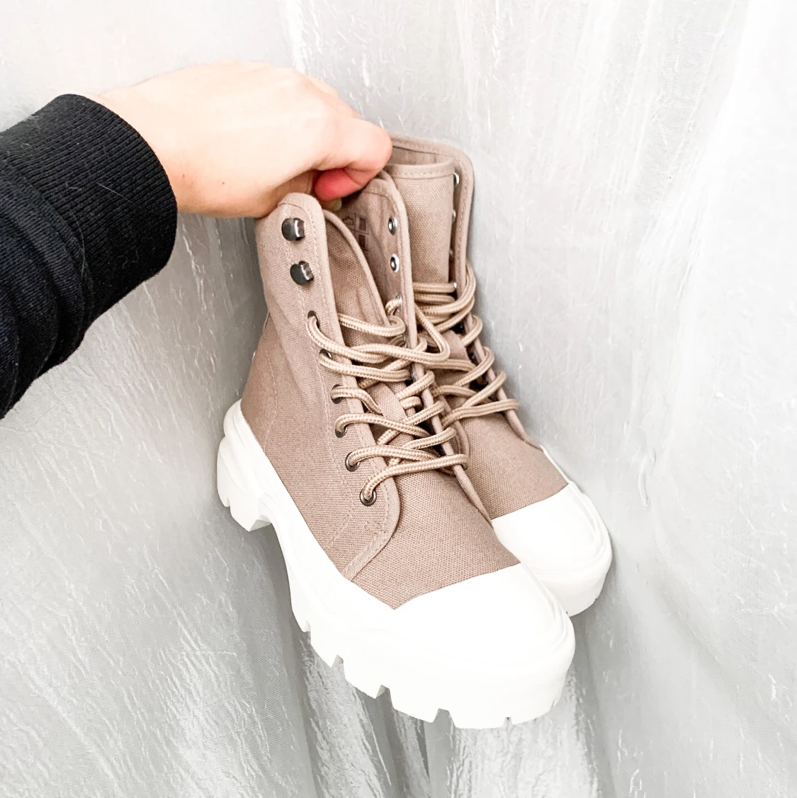 Boots Chunky Beige bruna helt nya